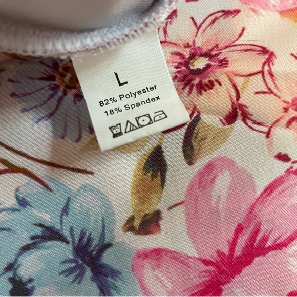 Rashguard style Rave crop top - Picture 6 of 9